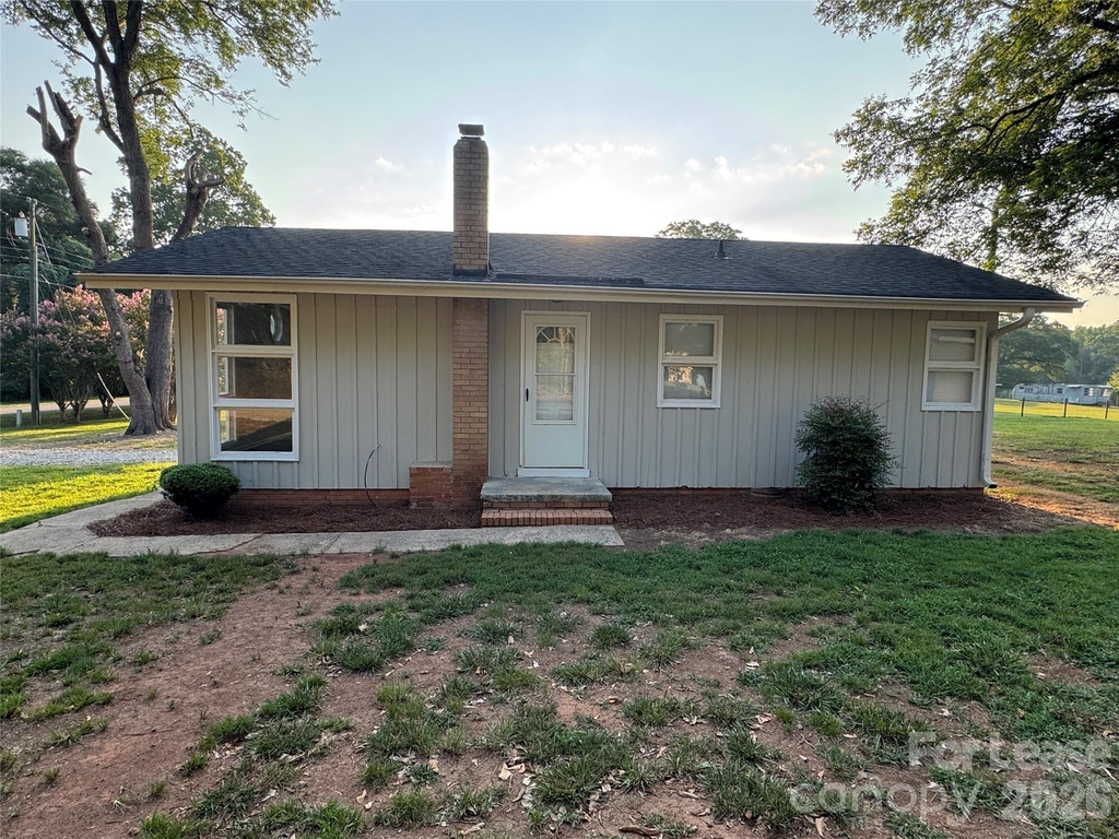 124 Roxie Lane - Photo 0