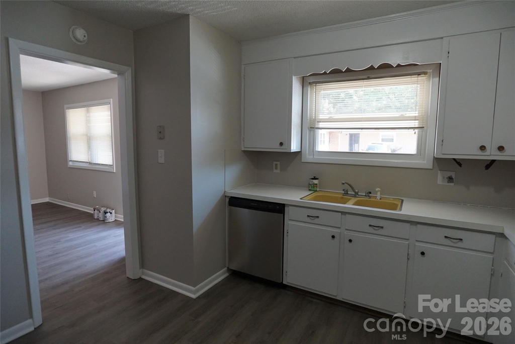 646 3rd Street Se - Photo 8