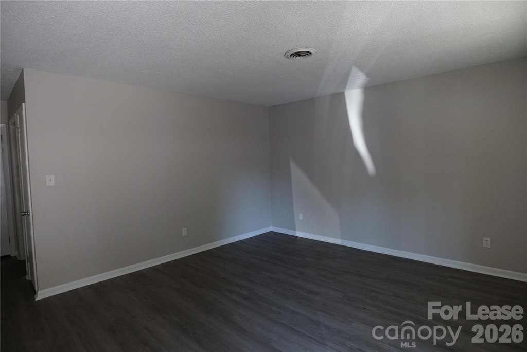646 3rd Street Se - Photo 1