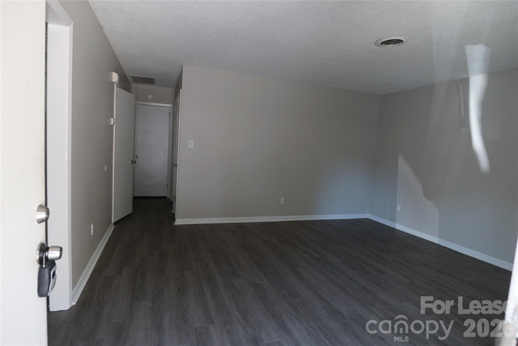646 3rd Street Se - Photo 2