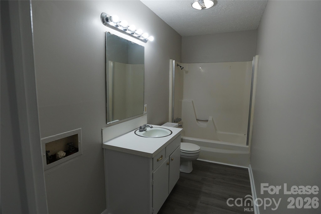 646 3rd Street Se - Photo 6