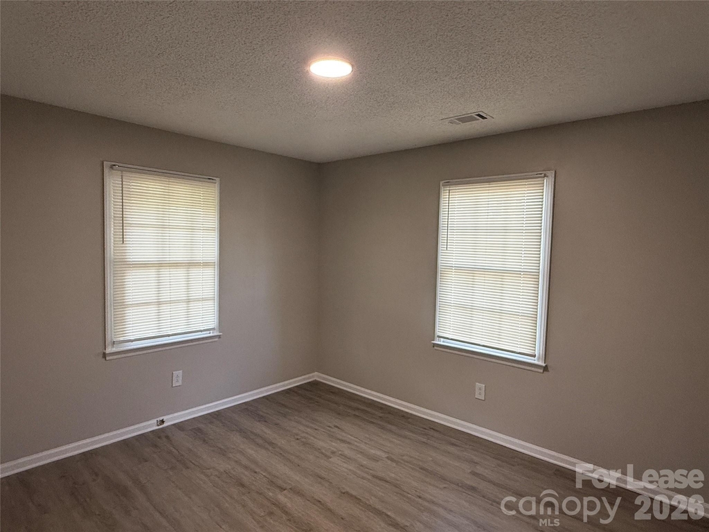 314 Hamilton Drive Ne - Photo 7
