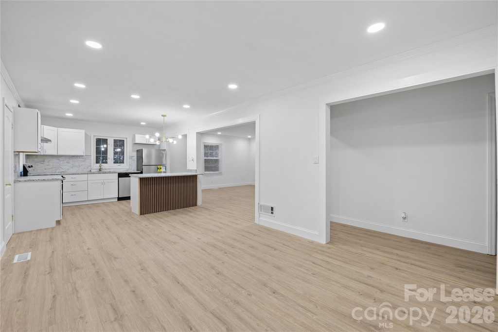 631 Townsend Avenue - Photo 12