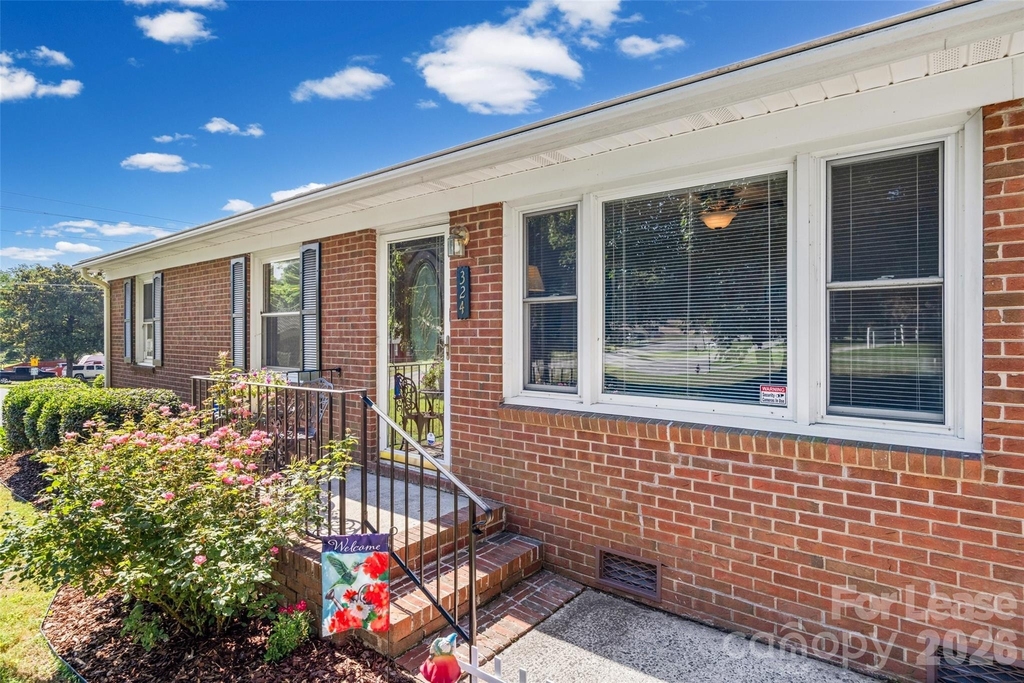 324 Bright Avenue - Photo 1