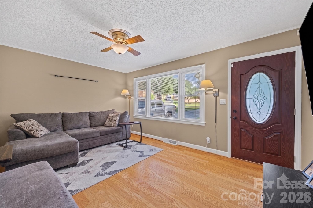 324 Bright Avenue - Photo 9