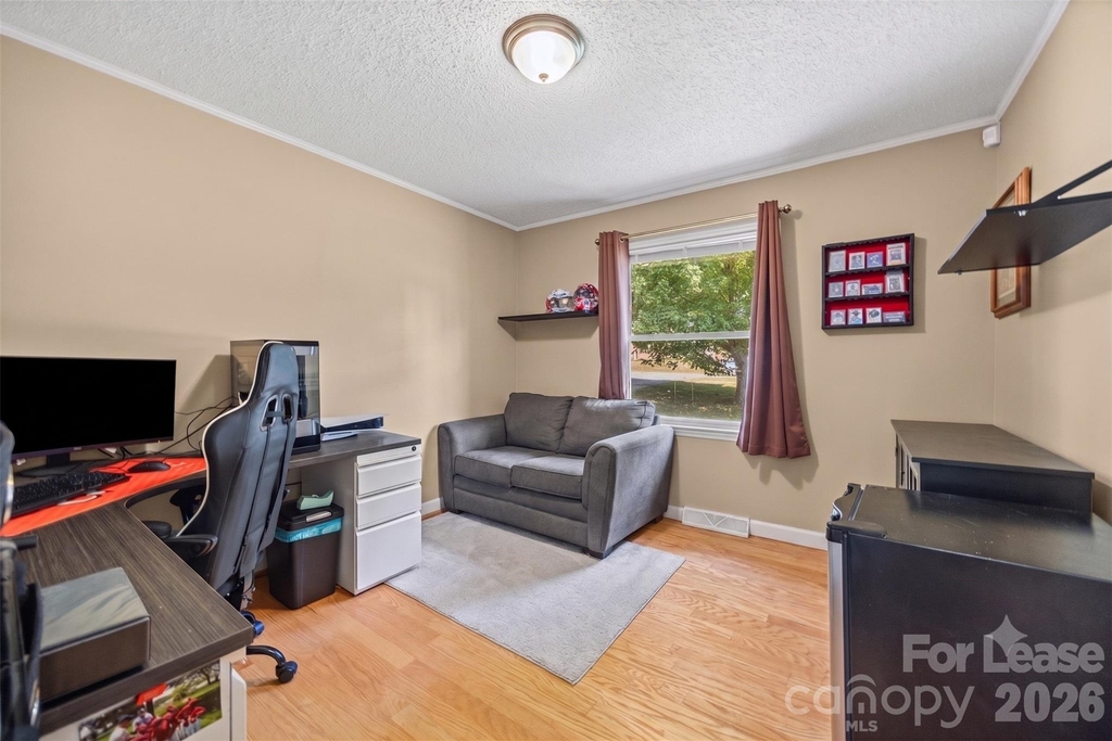 324 Bright Avenue - Photo 11