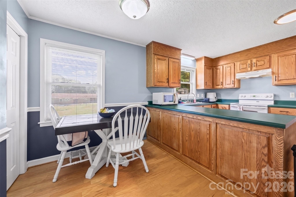 324 Bright Avenue - Photo 3