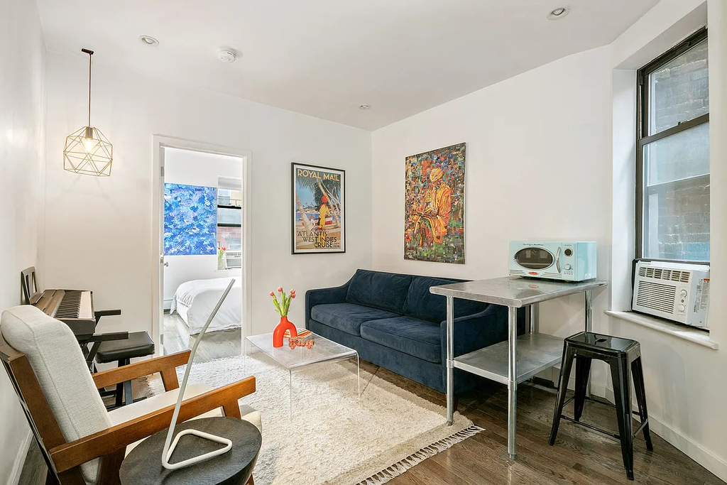 Stanton Street - Photo 0