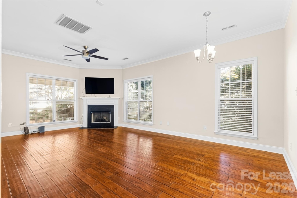 958 W 1st Street - Photo 6