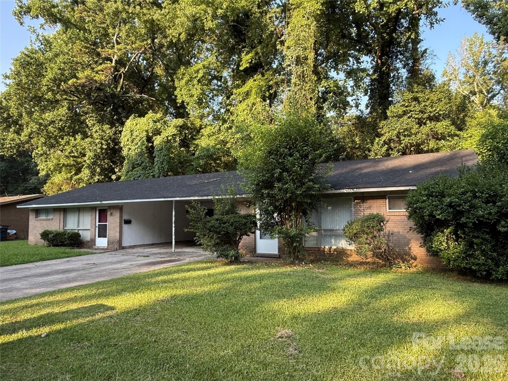 544 Blendwood Drive - Photo 0