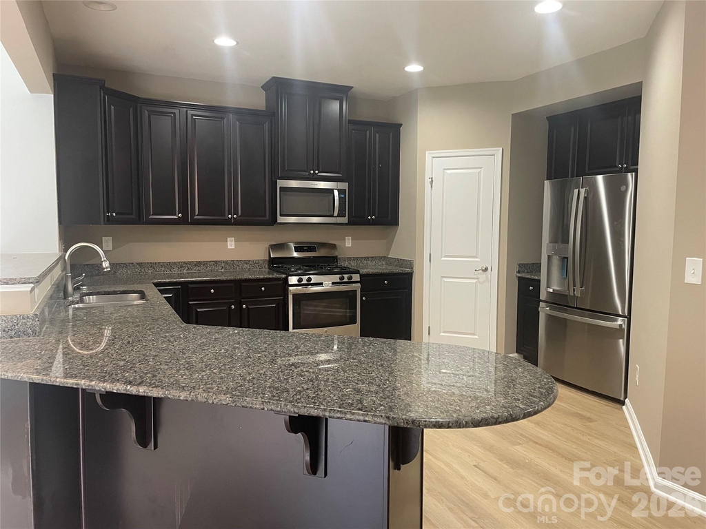 5712 Selkirkshire Road - Photo 7