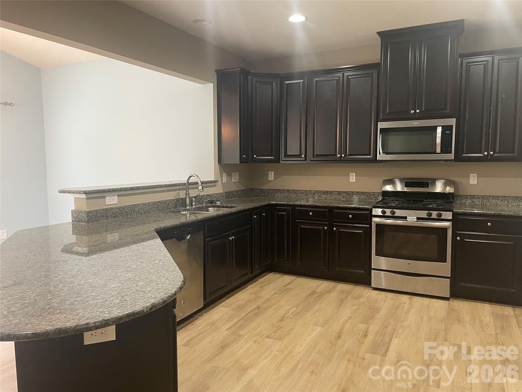 5712 Selkirkshire Road - Photo 8