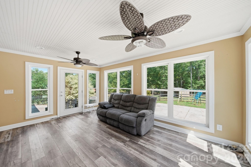 7107 Nesbit Road - Photo 33