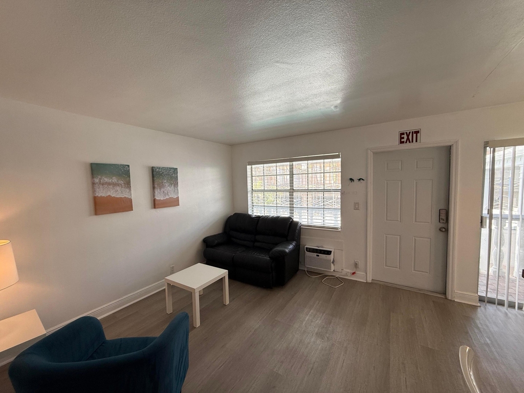 3226 Ne 12th Street - Photo 7