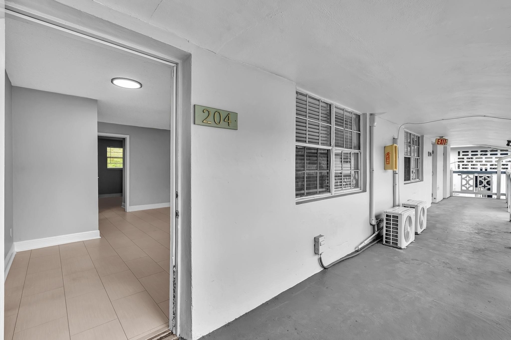 626 Sw 14th Avenue - Photo 3