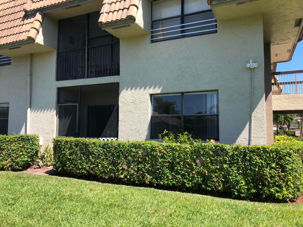 10714 Royal Palm Boulevard - Photo 15