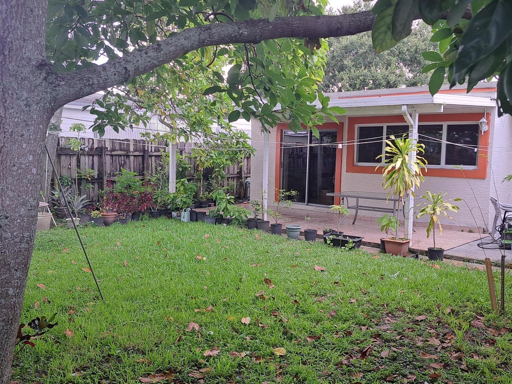 7716 Alhambra Boulevard - Photo 2