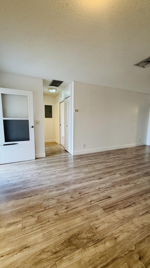 2676 Dudley Drive E - Photo 7