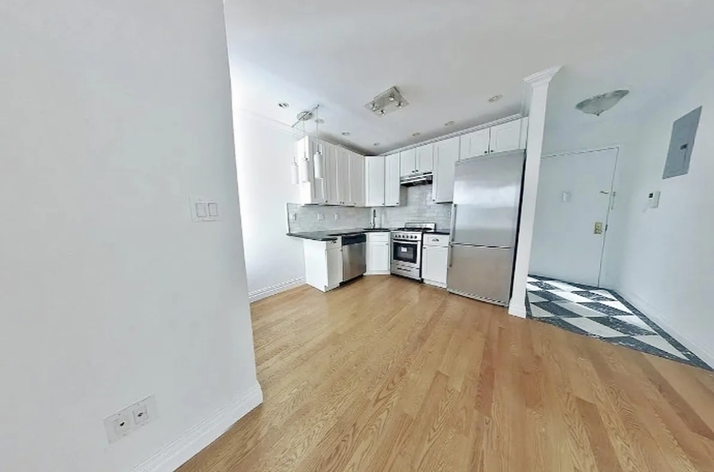 400 East 91st Street - Photo 2