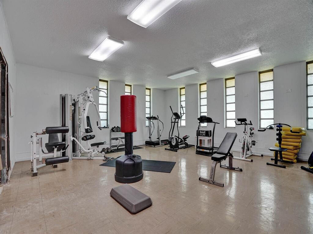 5041 W Oakland Park Boulevard - Photo 11