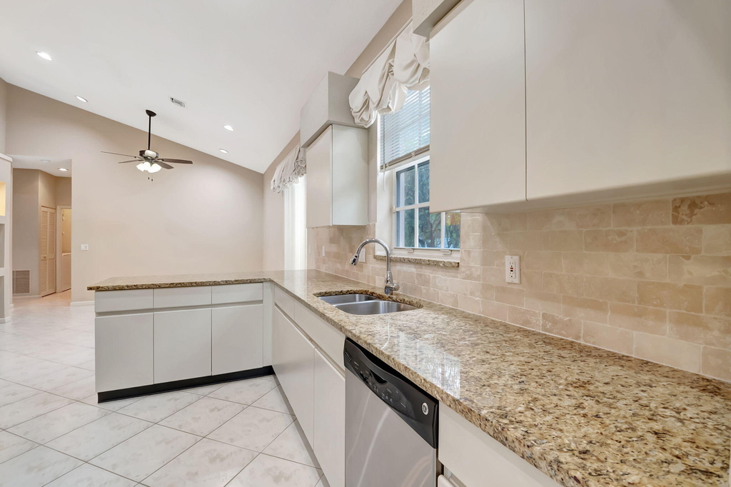 11081 Springbrook Circle - Photo 16