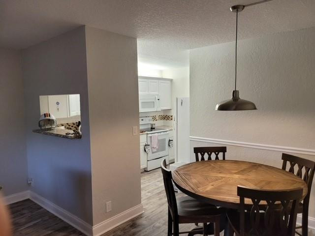2588 Riverside Drive - Photo 10