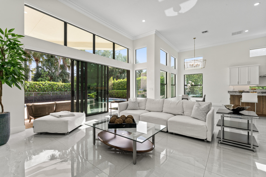 2630 Nw 69th Street - Photo 4