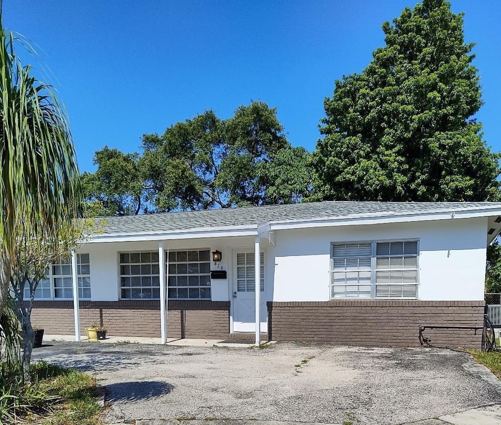 828 Prosperity Farms Road - Photo 0