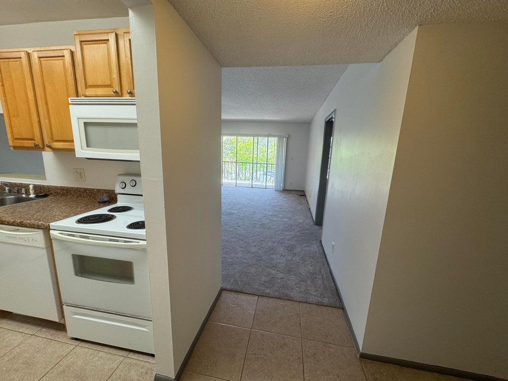 450 Nw 20th Street - Photo 2