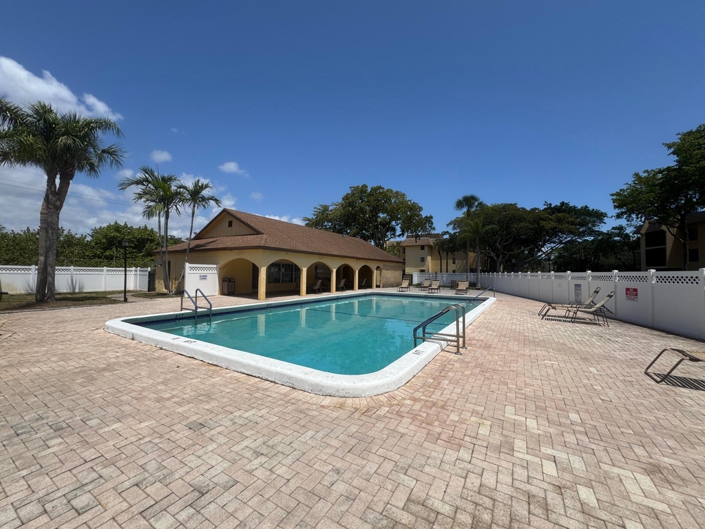 450 Nw 20th Street - Photo 20