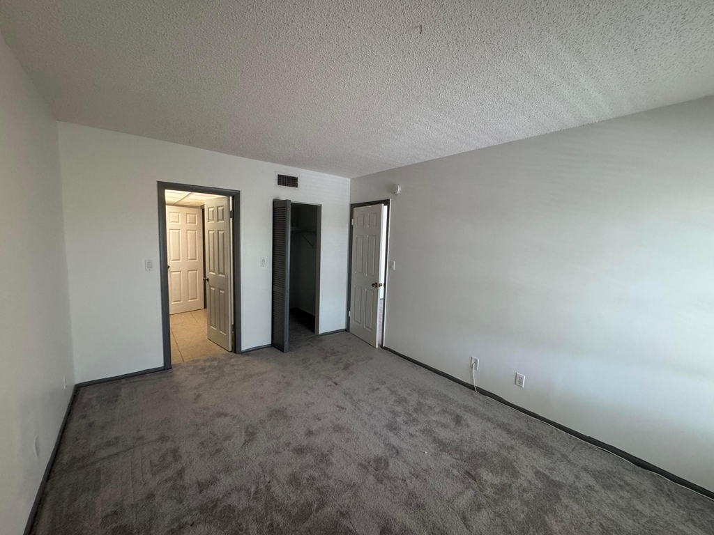 450 Nw 20th Street - Photo 16