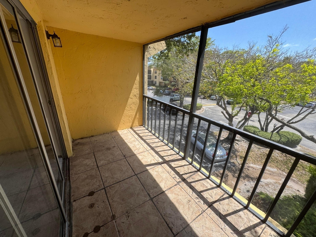 450 Nw 20th Street - Photo 9