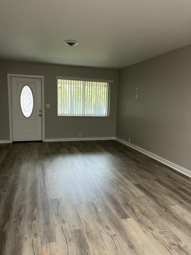 4250 Nw 21st Avenue - Photo 6