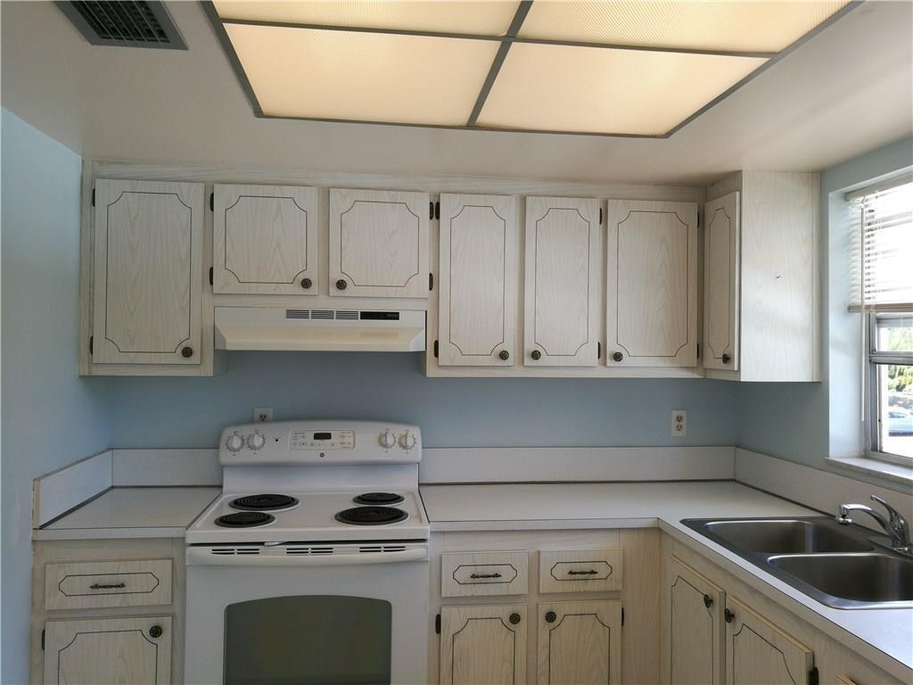 2950 Se Ocean Boulevard - Photo 3