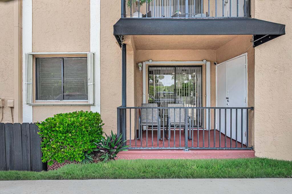 6043 10th Avenue N - Photo 1