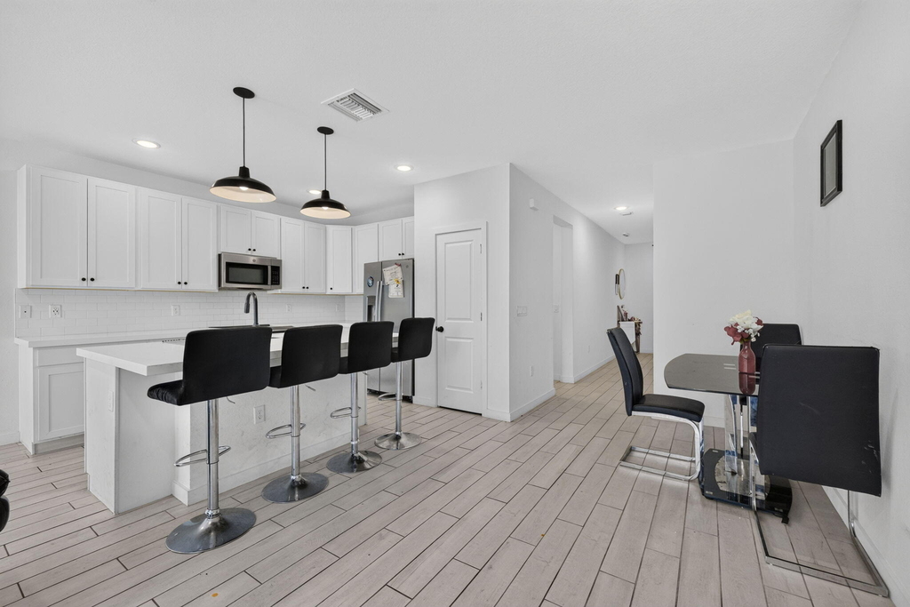 608 Ne Waters Edge Lane - Photo 6
