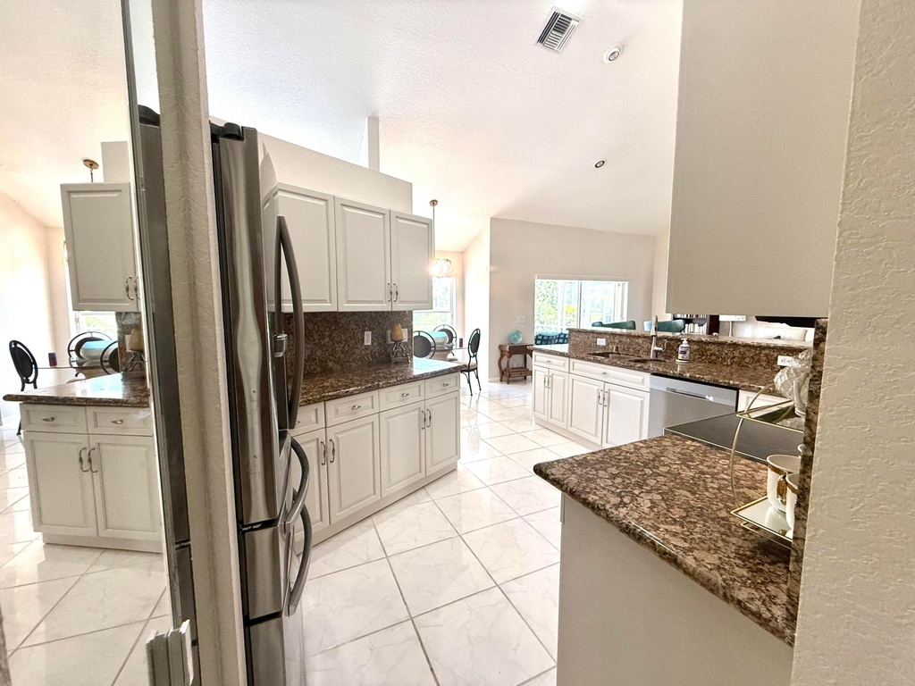 9392 Cascade Court - Photo 15