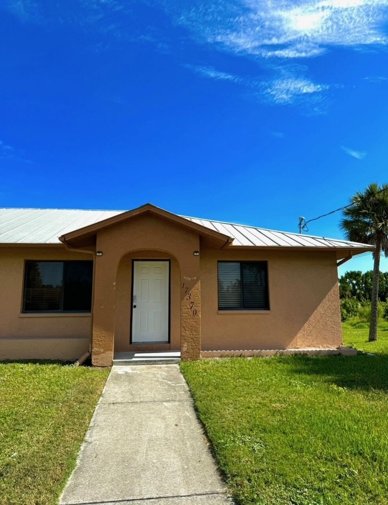 17370 W Carnegie Circle - Photo 1