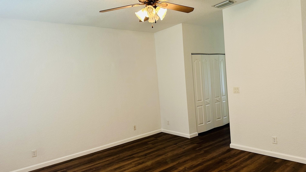 16611 68th Street N - Photo 24