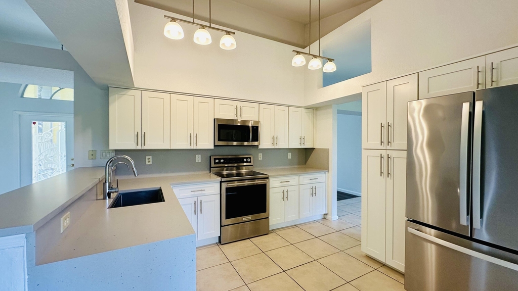 16611 68th Street N - Photo 19