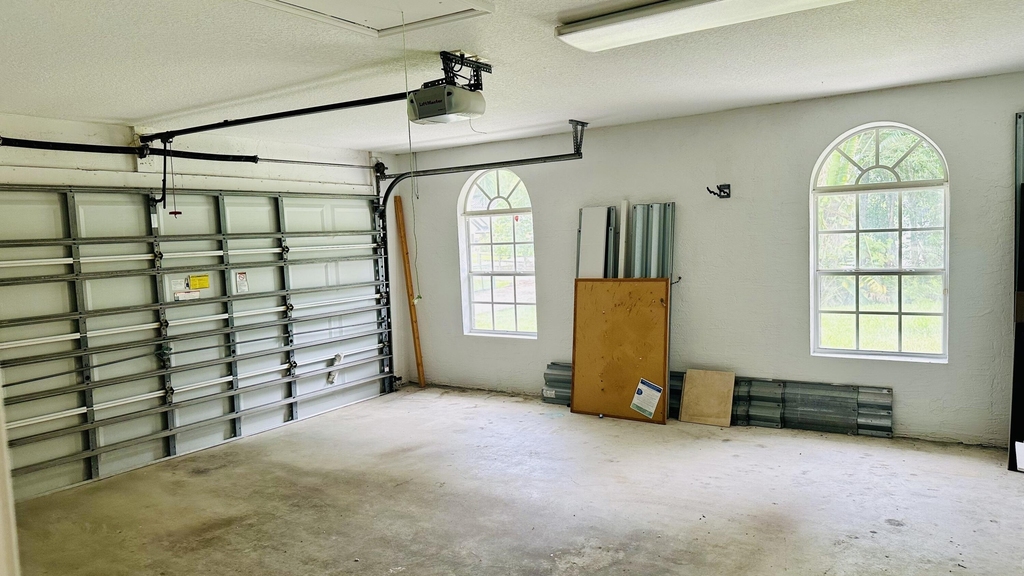 16611 68th Street N - Photo 37
