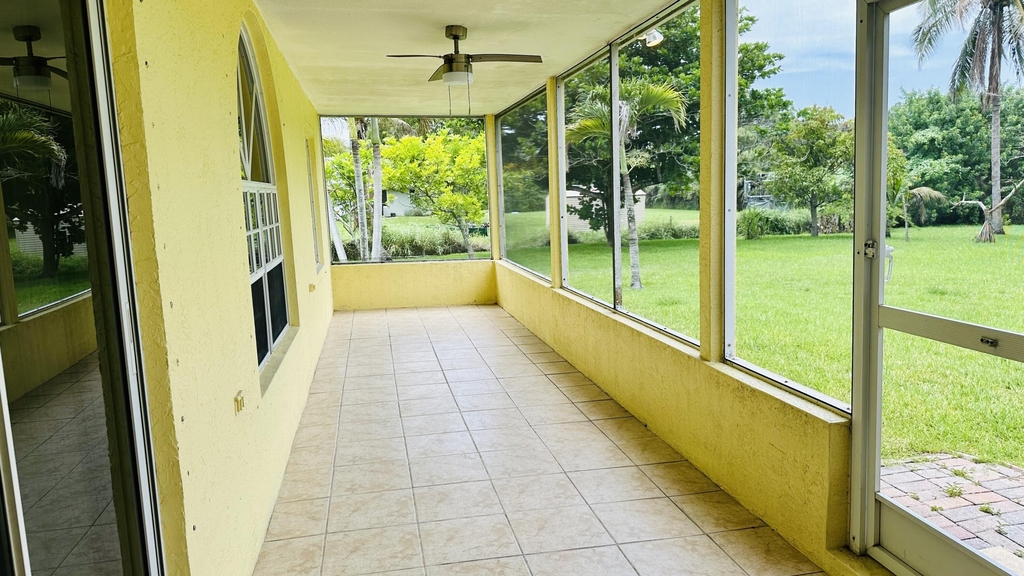 16611 68th Street N - Photo 32