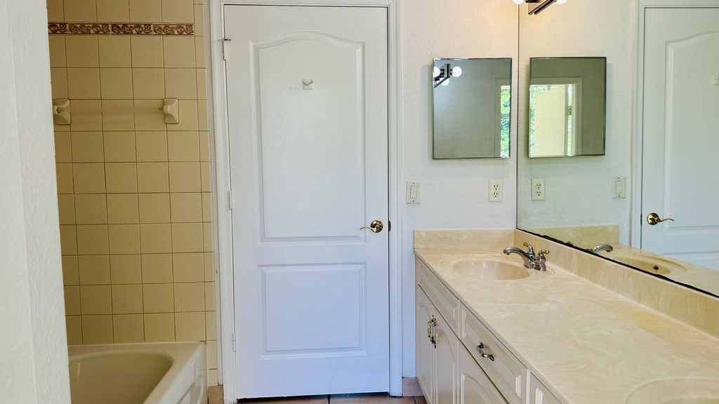 16611 68th Street N - Photo 28