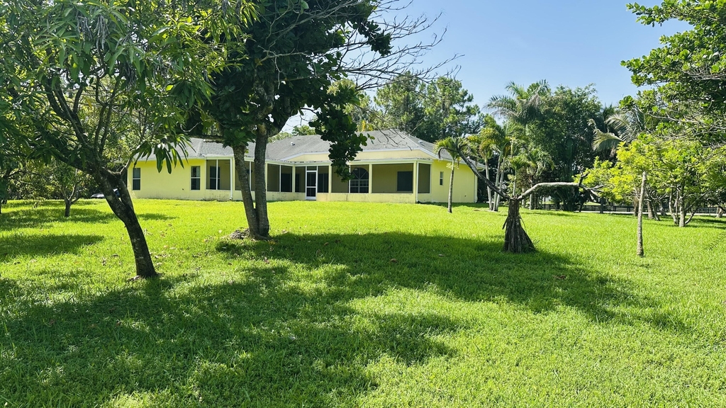 16611 68th Street N - Photo 49