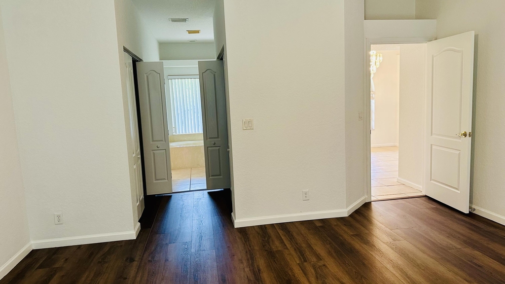 16611 68th Street N - Photo 25
