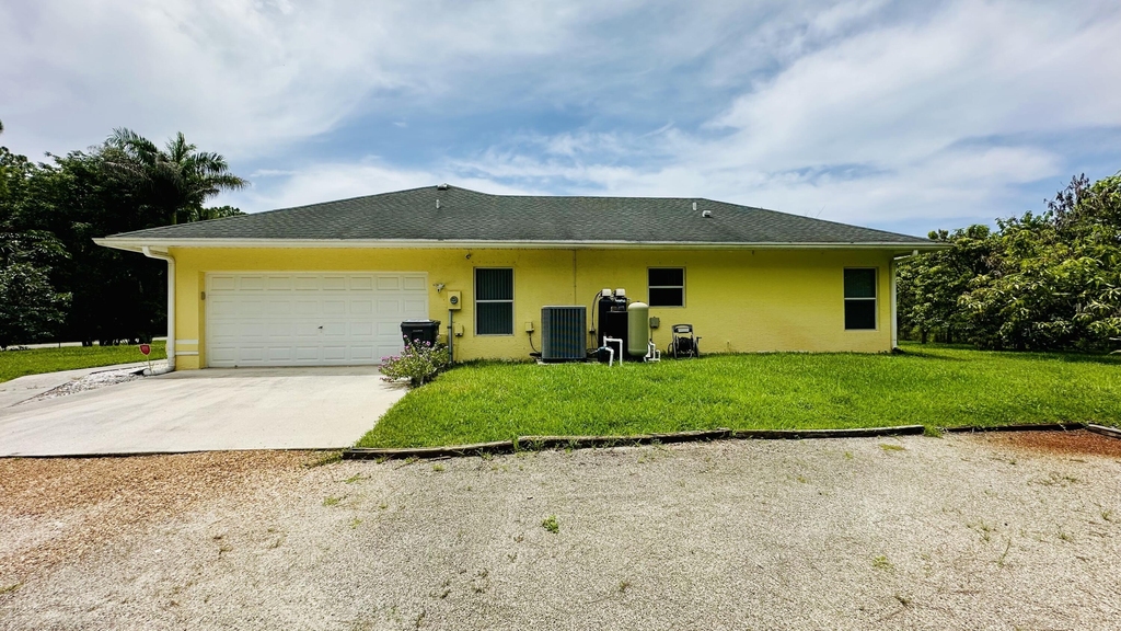 16611 68th Street N - Photo 38