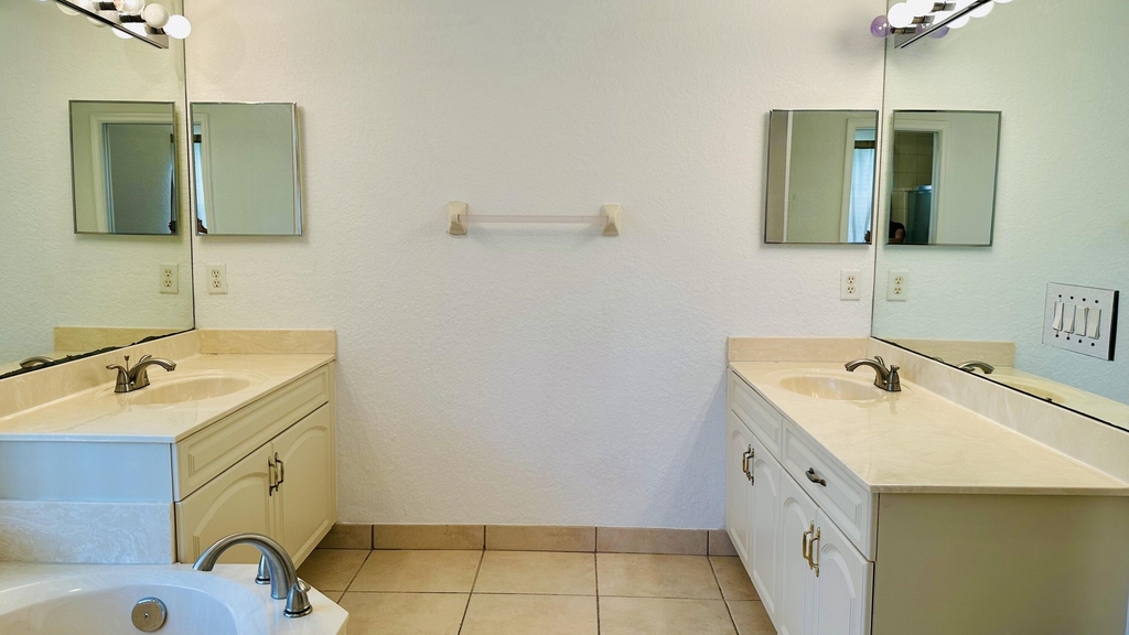 16611 68th Street N - Photo 26