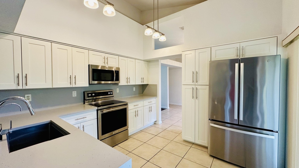 16611 68th Street N - Photo 13