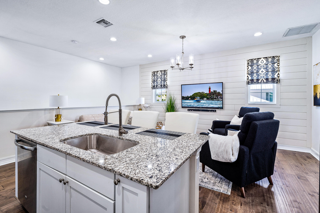 148 Botanica Drive - Photo 2