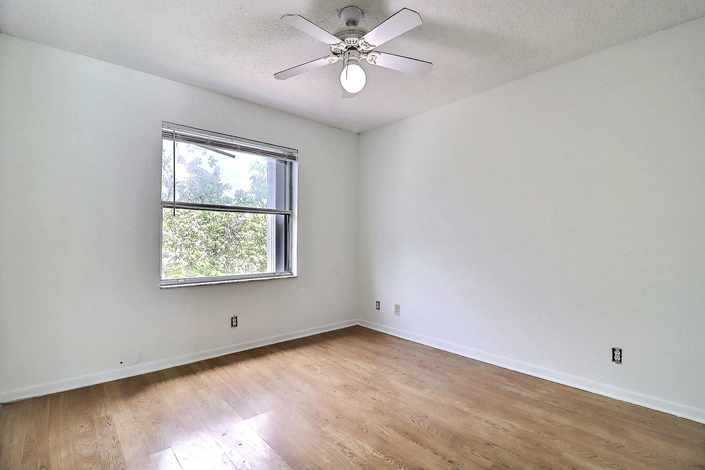 9401 Aegean Drive - Photo 18